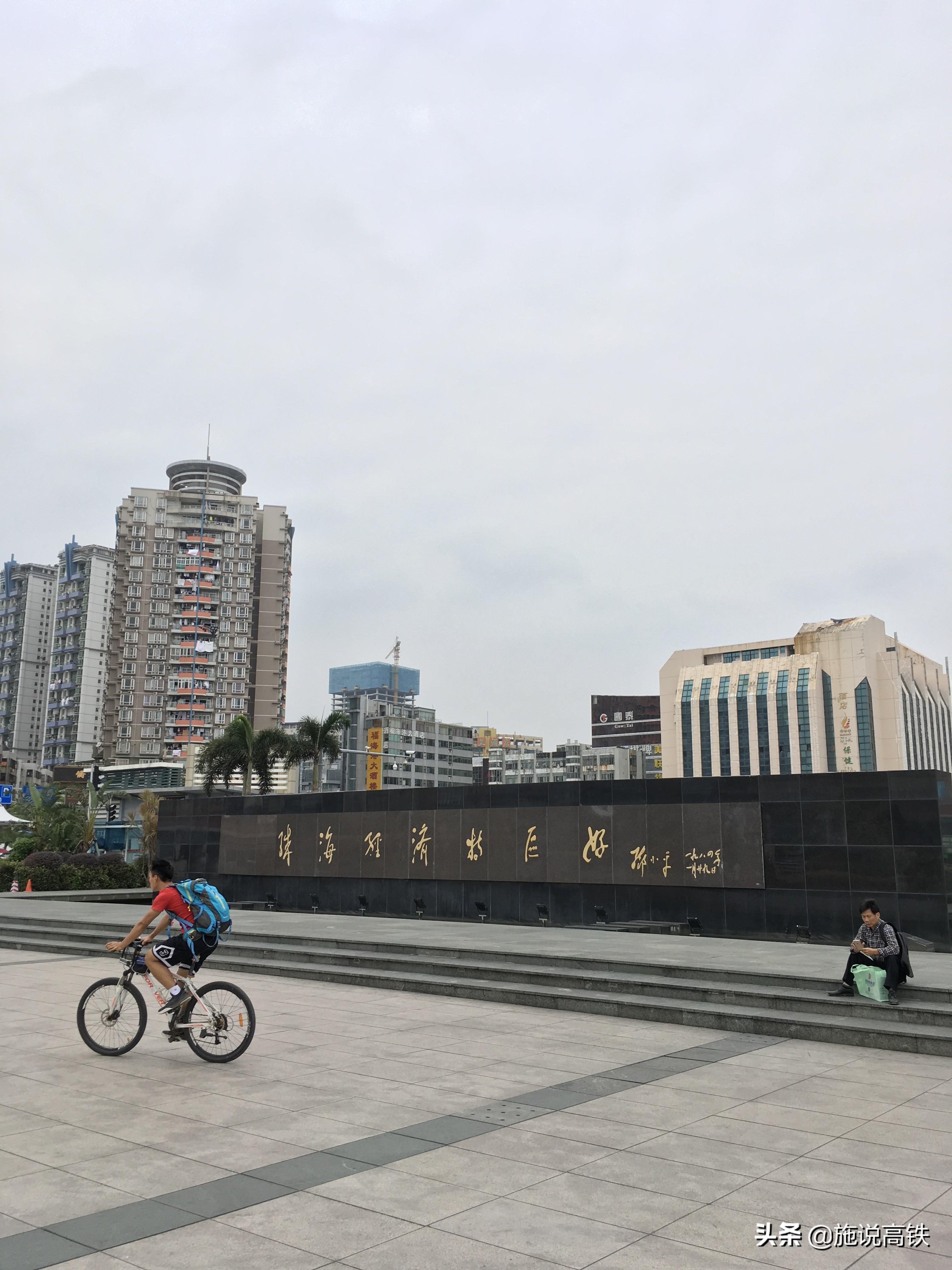 2035年新澳门未来展望，天天开好彩的全面解析与正版指南2025澳门天天彩正版歇后语精准