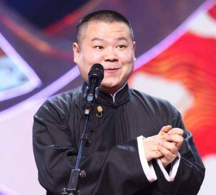 岳云鹏秋裤门事件，笑料背后的深思岳云鹏裤子