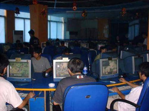 探索90年代互联网奇迹，www.98qq1632745com的传奇故事